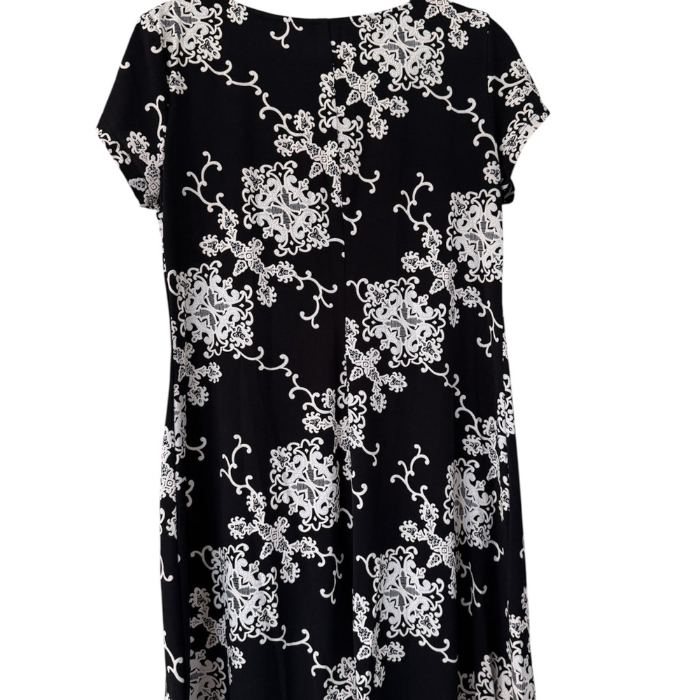 RN Studio Elegant Black and White Floral Dress Size Large - Picture 2 of 3